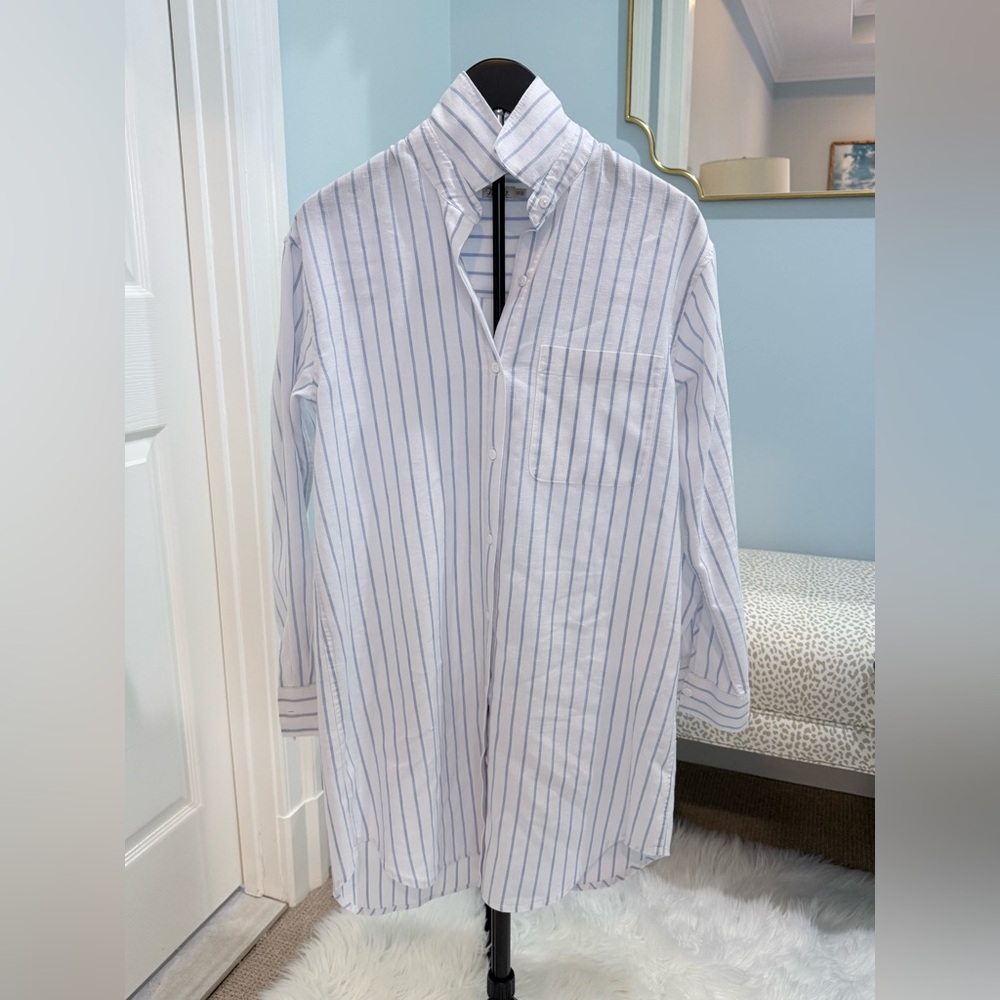 Faherty White and Blue Striped Casual Button Down Shirt